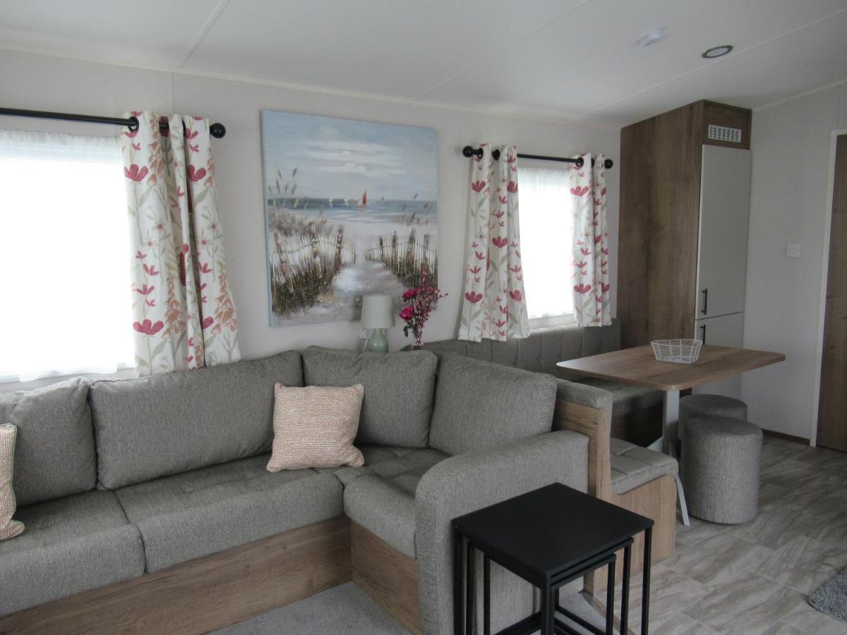 Chichester Lakeside Self-Catering Holiday Home Exterior photo