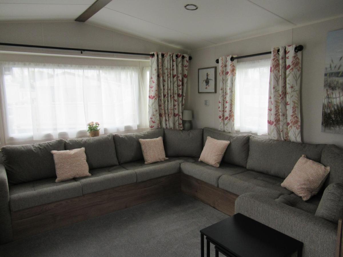 Chichester Lakeside Self-Catering Holiday Home Exterior photo