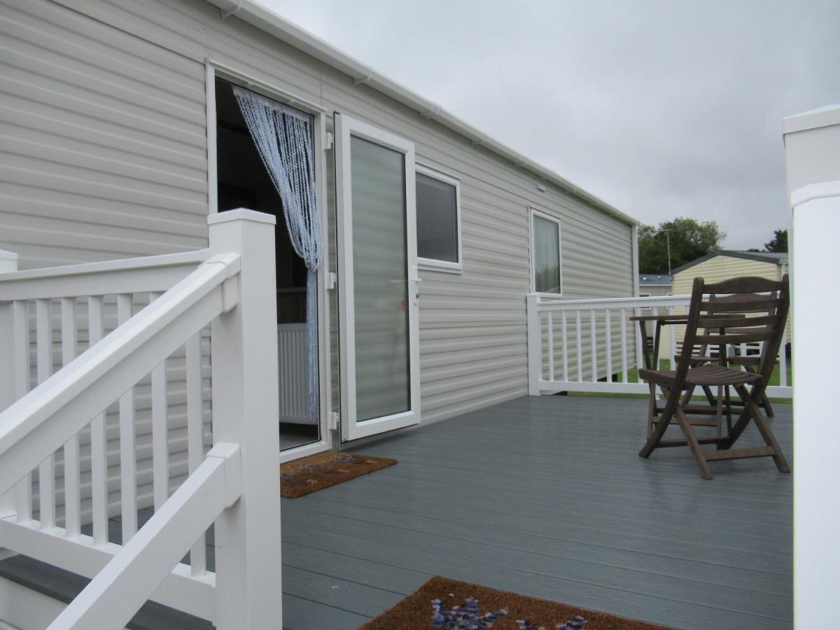 Chichester Lakeside Self-Catering Holiday Home Exterior photo