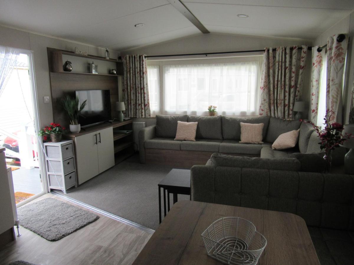 Chichester Lakeside Self-Catering Holiday Home Exterior photo