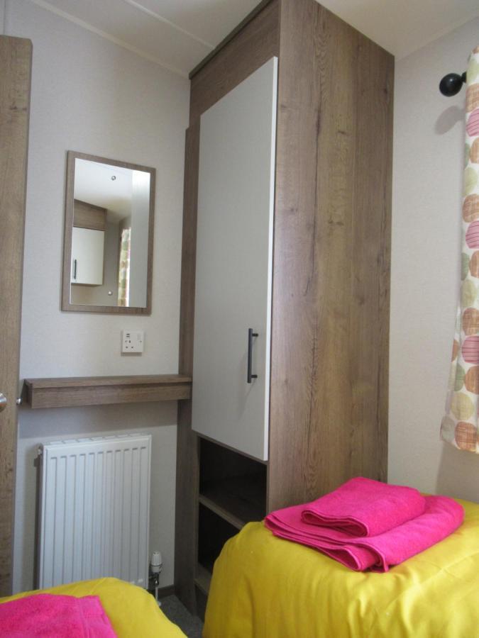 Chichester Lakeside Self-Catering Holiday Home Exterior photo